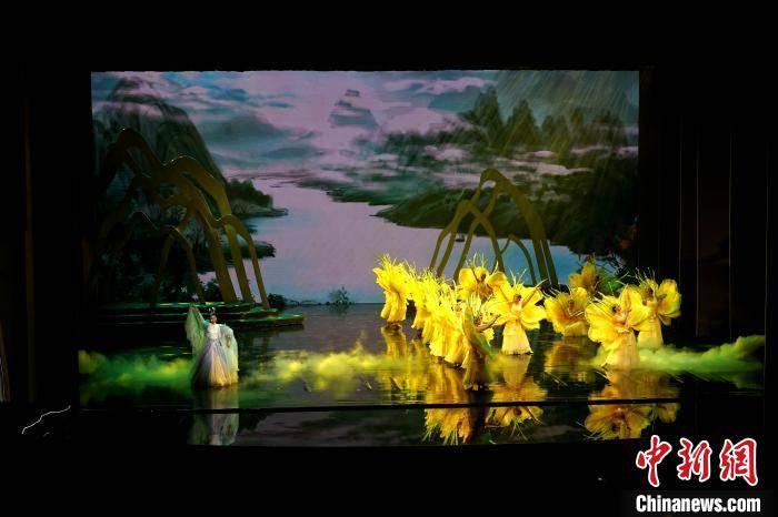 拇、搔、痒、秽、轧、拧、螺、纽、扣、貌、仓、渺、享、庸、憎拼音组词？游戏画面